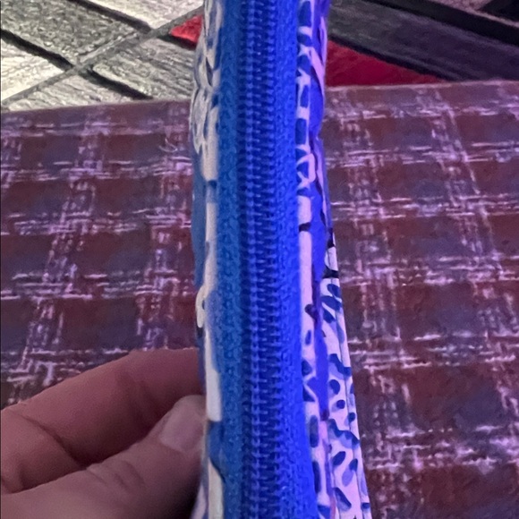 Vera Bradley Blue and White Patterned Wristlet - Picture 3 of 9